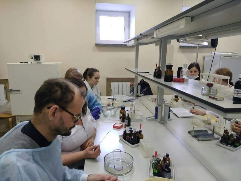 Лабораторія мікробіології, імунології та біотехнологій